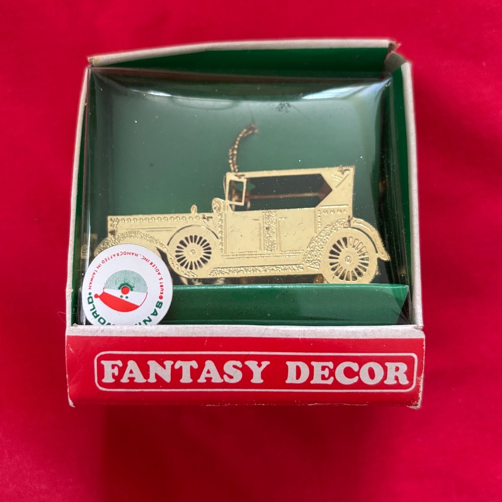 Antique Car Metal Ornament